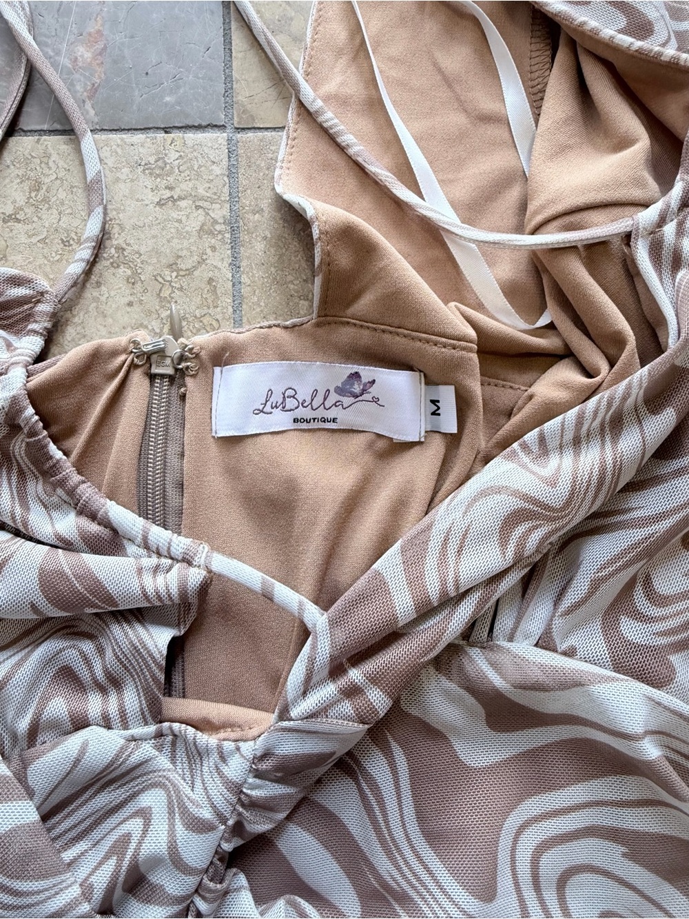 Asymmetric One-Shoulder Ruched Mini Dress in Beige Swirl - Picture 7 of 8
